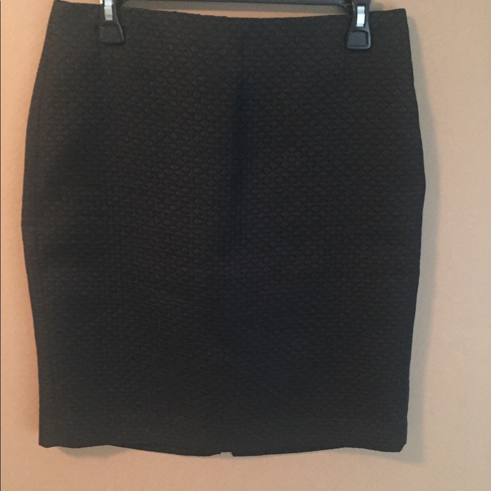 Like New Banana Republic Size 6 Black Jacquard Style Skirt